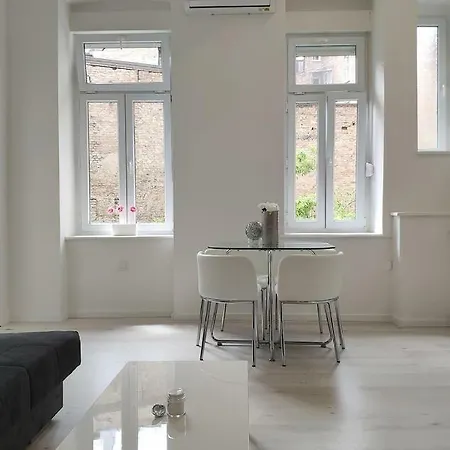 Luxurios And Historic Apartment 